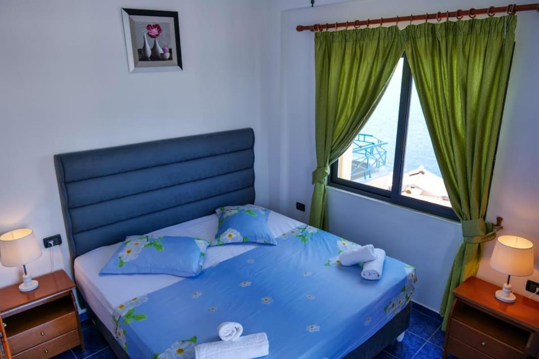 Blue Heaven Hotel Sarandë Exteriör bild