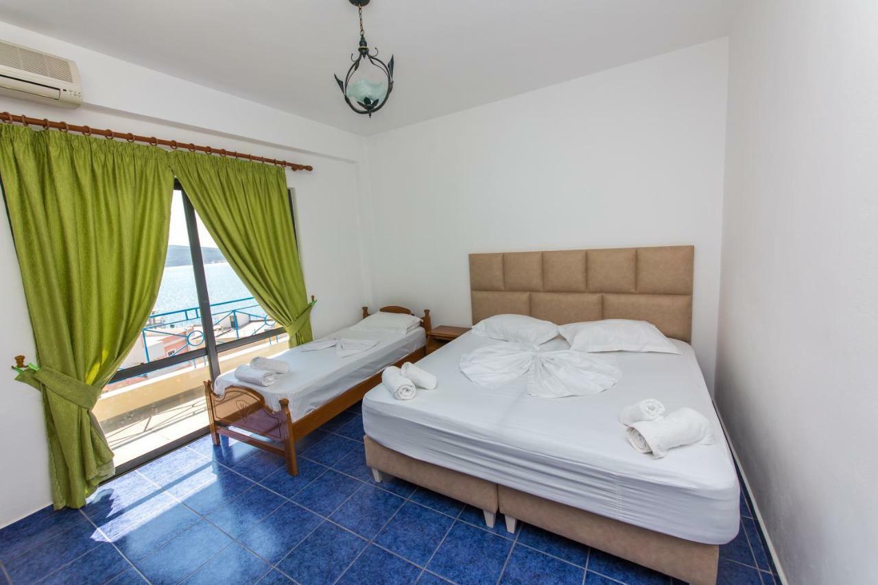 Blue Heaven Hotel Sarandë Exteriör bild