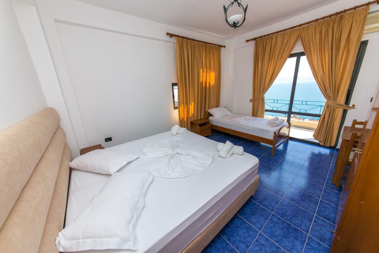Blue Heaven Hotel Sarandë Exteriör bild