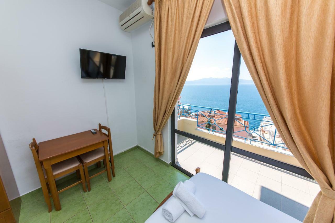 Blue Heaven Hotel Sarandë Exteriör bild